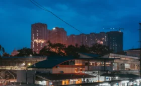 suasana kota medan malam hari