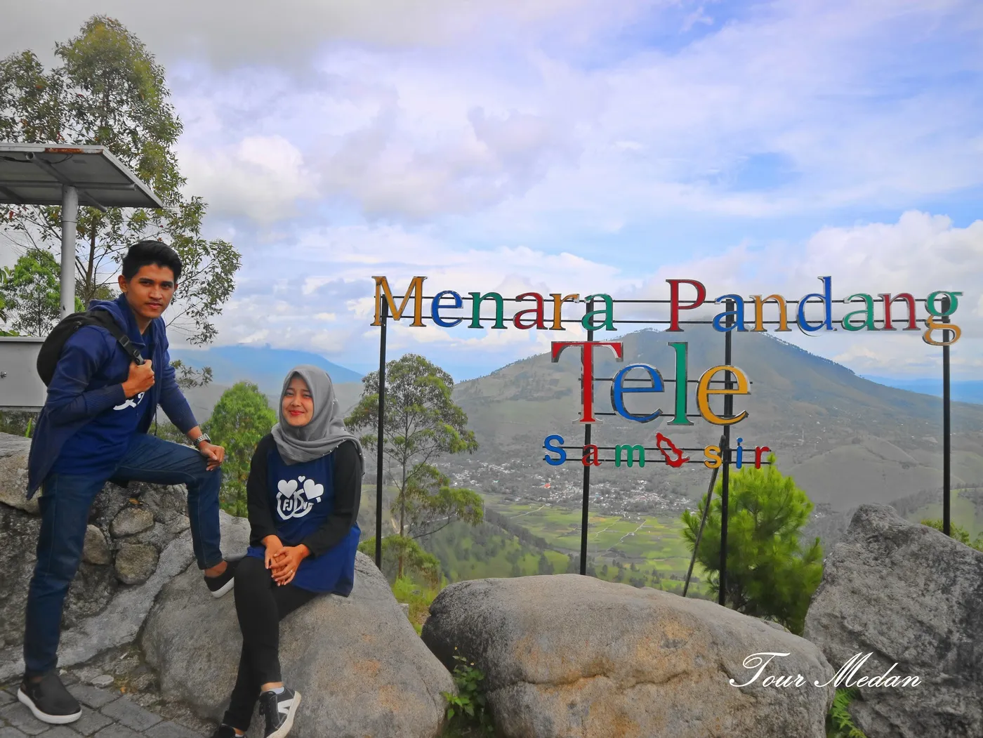 Foto Danau Toba : Menara Pandnag Tele