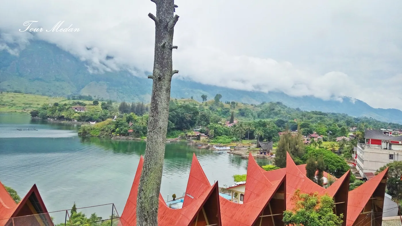 Foto Danau Toba : Desa Tuk Tuk