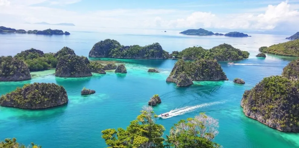 Paket Tour Raja Ampat Murah