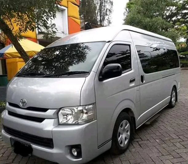 Eksteriror Sewa Rental HiAce Medan 2023