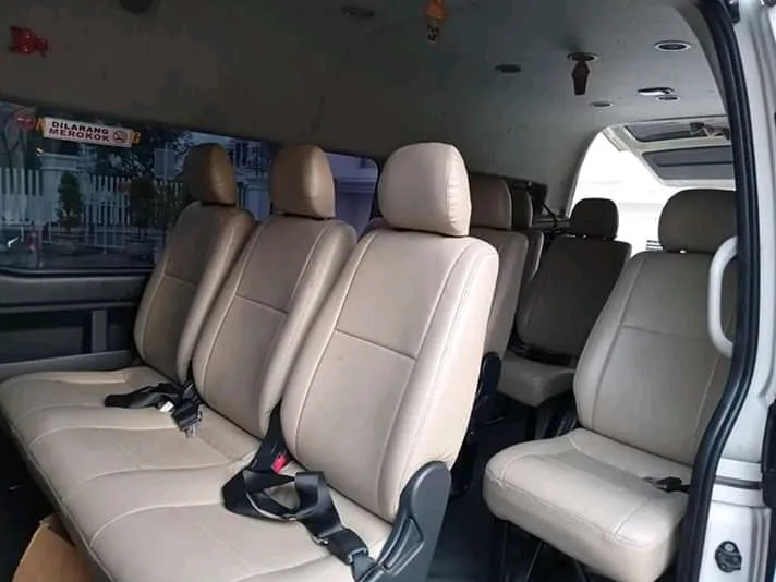 Interior Sewa Rental HiAce Medan Terbaru