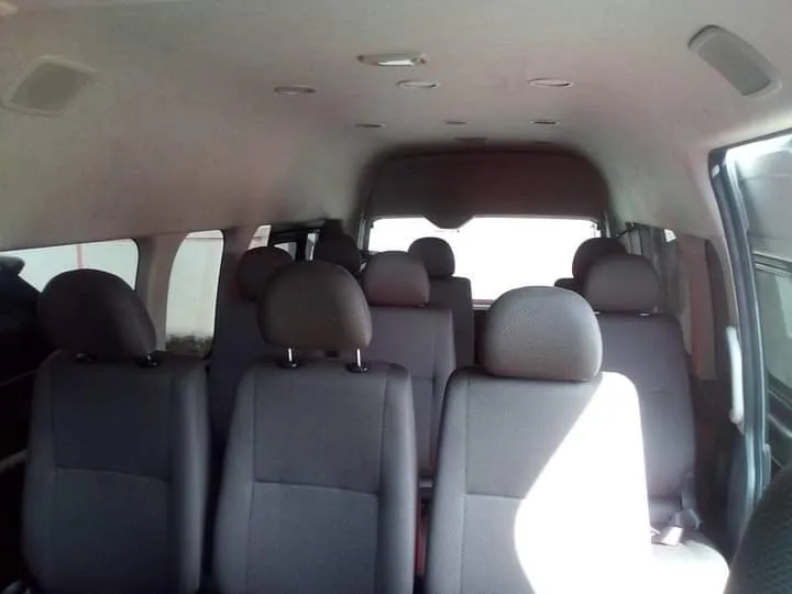 Tampilan Interior Sewa Rental HiAce Medan